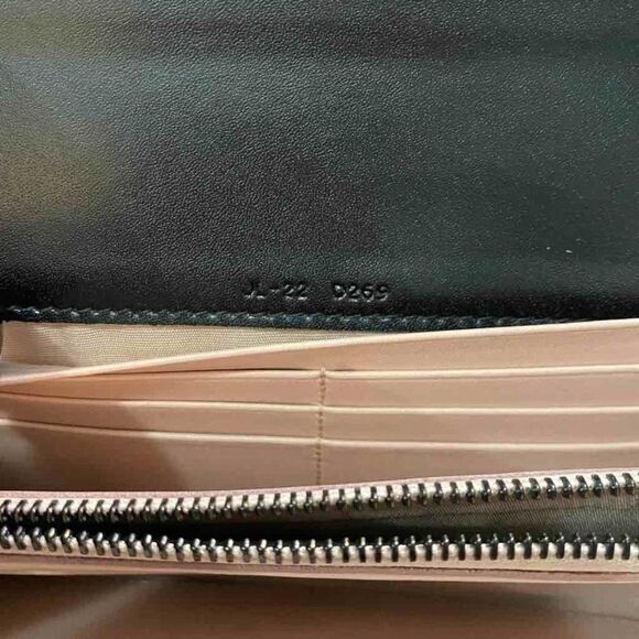 Salvatore Ferragamo Calfskin Leather Continental Bow Wallet - Picture 3 of 10